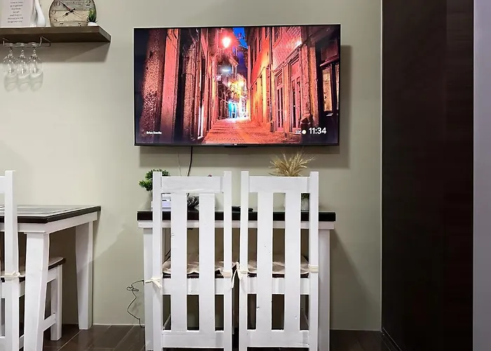 In Air Residences Makati Wifi Netflix Disney, Pool & Mall Apartment *